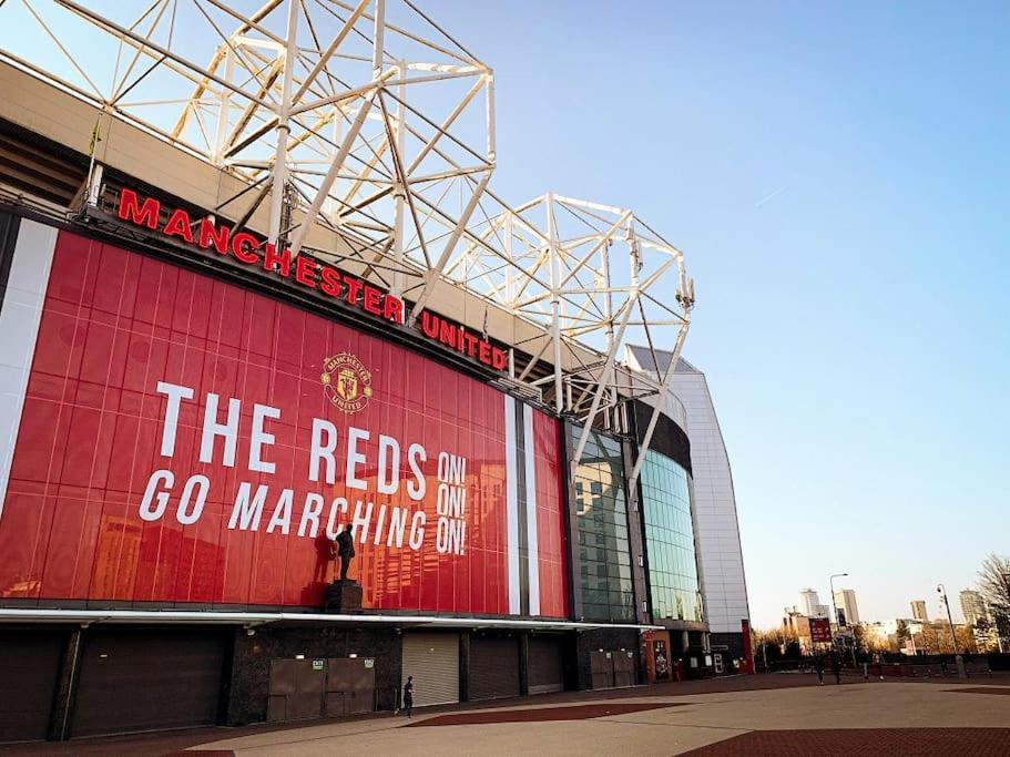 Modern Trafford 1Br Apartment-Free Parking-Cinema Room Манчестер Экстерьер фото