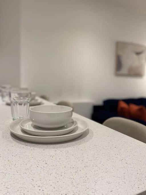 Modern Trafford 1Br Apartment-Free Parking-Cinema Room Манчестер Экстерьер фото